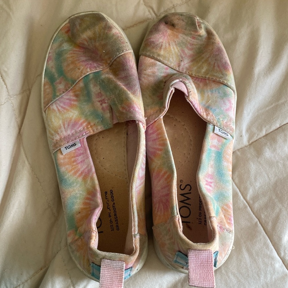 Tom’s 13 y kids shoes